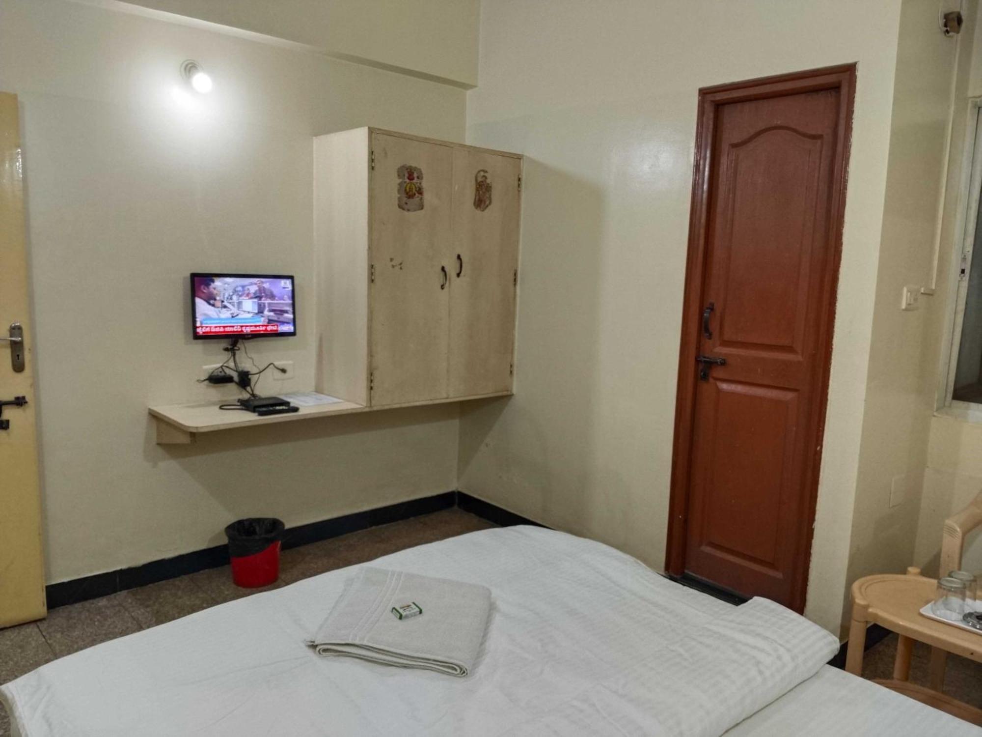 Hotel O Sri Vijaya Palace Lodging Bangalore Eksteriør billede